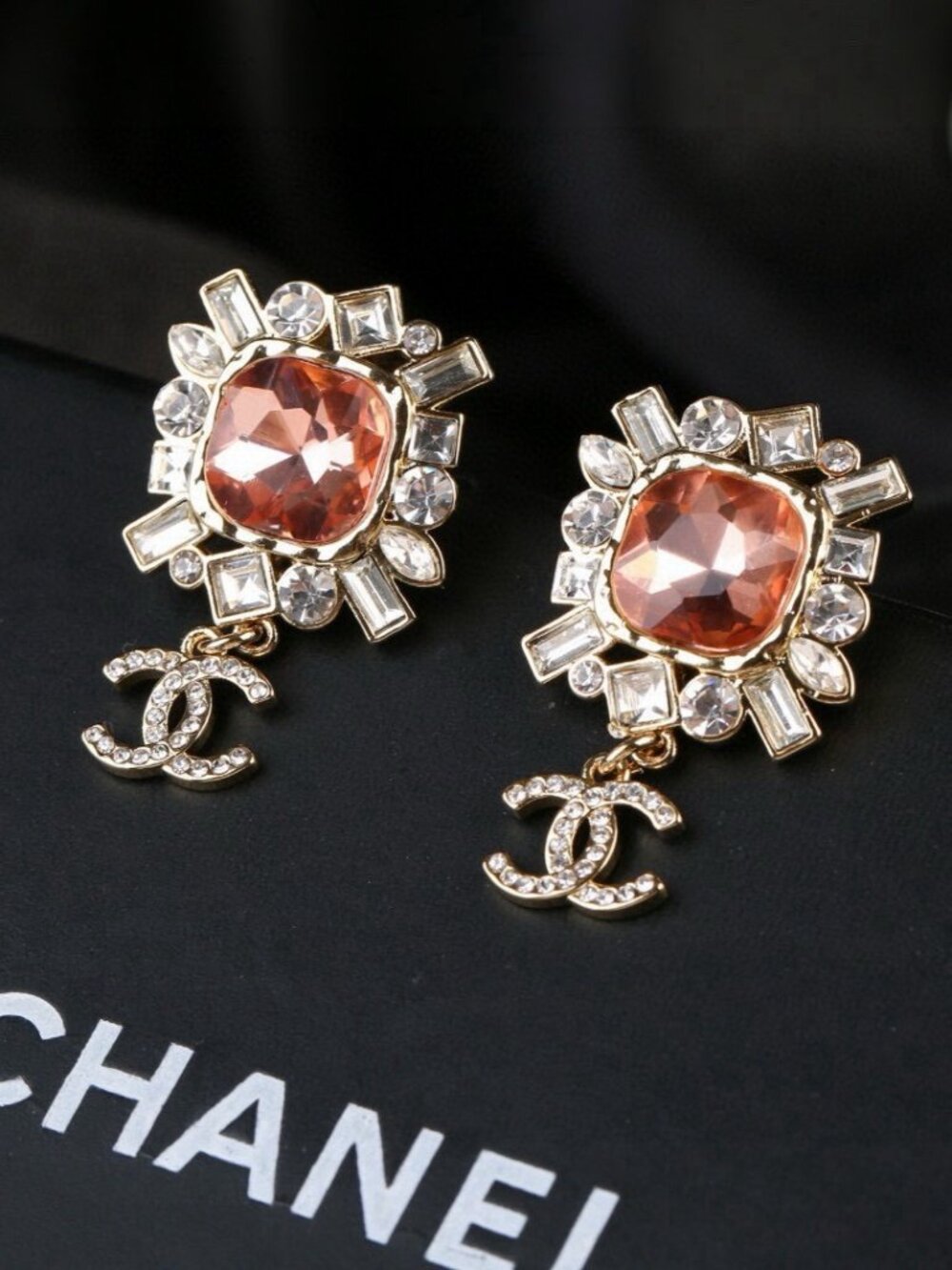 Chanel earring - Picture 4 of 4